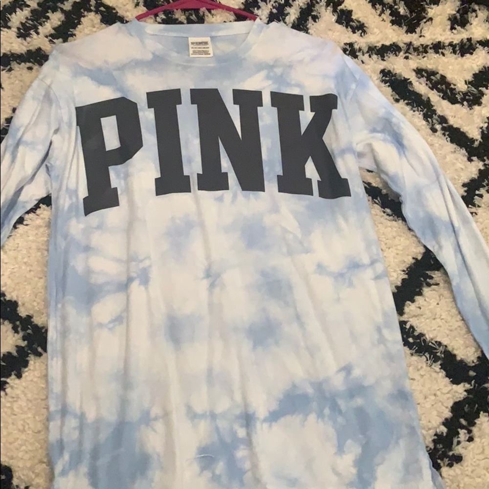 Victoria’s Secret pink long sleeve T-shirt.